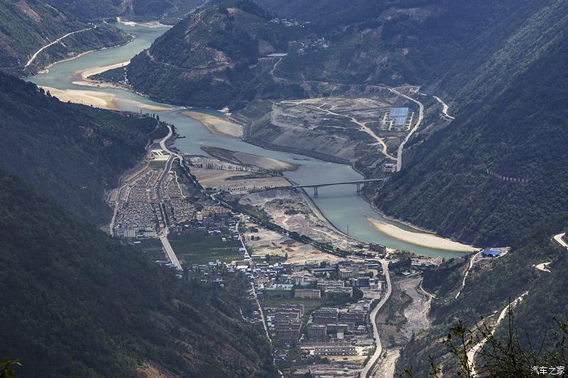四川省石棉县挖角乡烧房沟泥石流治理工程